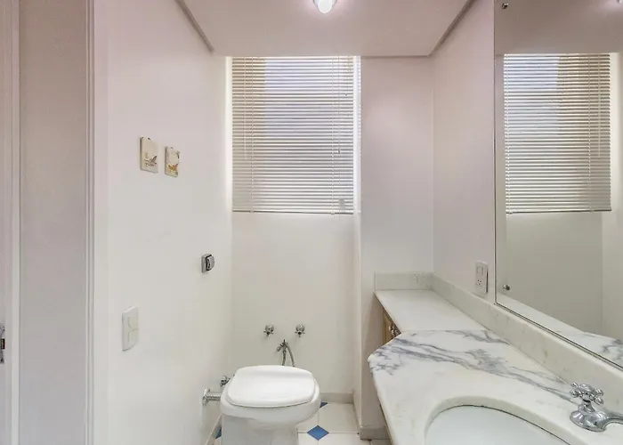 Apartamento Dinarte Ribeiro - 2 Na Localizacao Do Bairro Moinhos De Vento Porto Alegre